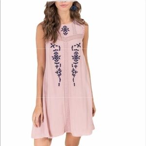 Francesca’s Blue Rain Brie Embroidered pink dress size small